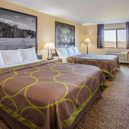 Super 8 By Wyndham Remington Hotell Eksteriør bilde